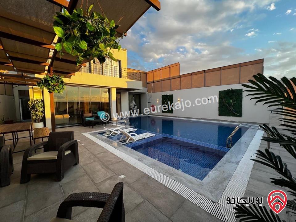 شاليه فخم جدا مساحة الأرض 311م على شارعين ومساحة البناء 220م للبيع في البحر الميت - الروضة 