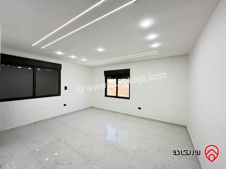 شقة طابق ثالث دوبلكس مساحة 212م مع تراس خارجي 40م للبيع في عمان - البنيات 