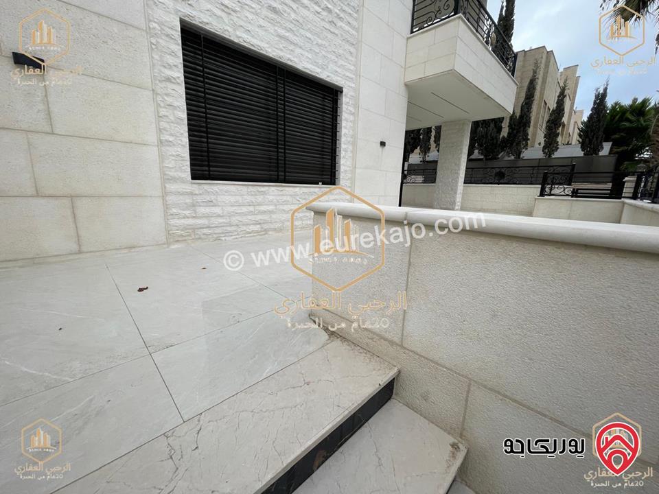 شقة فارغة أرضية مساحة 225م داخلي و 200م خارجي للايجار في عمان - الجبيهة