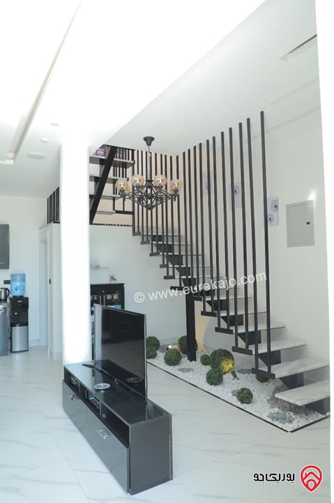 شاليه مفروش و مميز مساحة الأرض 288م والبناء 190م للبيع في البحر الميت