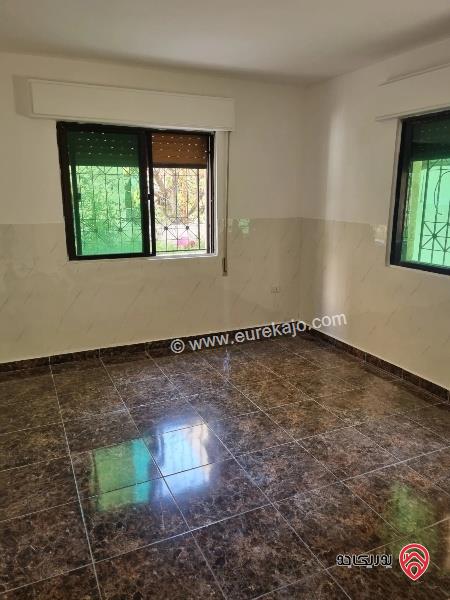 شقة شبه أرضية مساحة 120م داخلي و 50م خارجي للايجار في عمان - تلاع العلي 