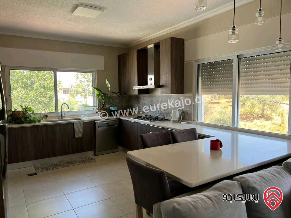 روف مساحة 140م داخلي و 40م خارجي للبيع في الفحيص