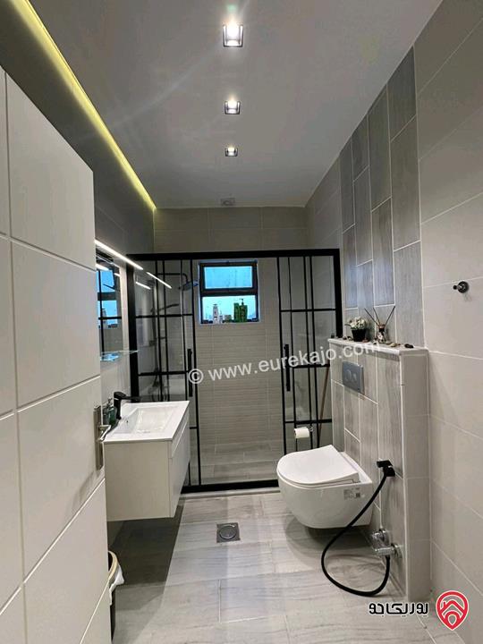 شقة دوبلكس طابق ثالث مع رووف مميزة مساحة 380م للبيع في عمان - خلدا