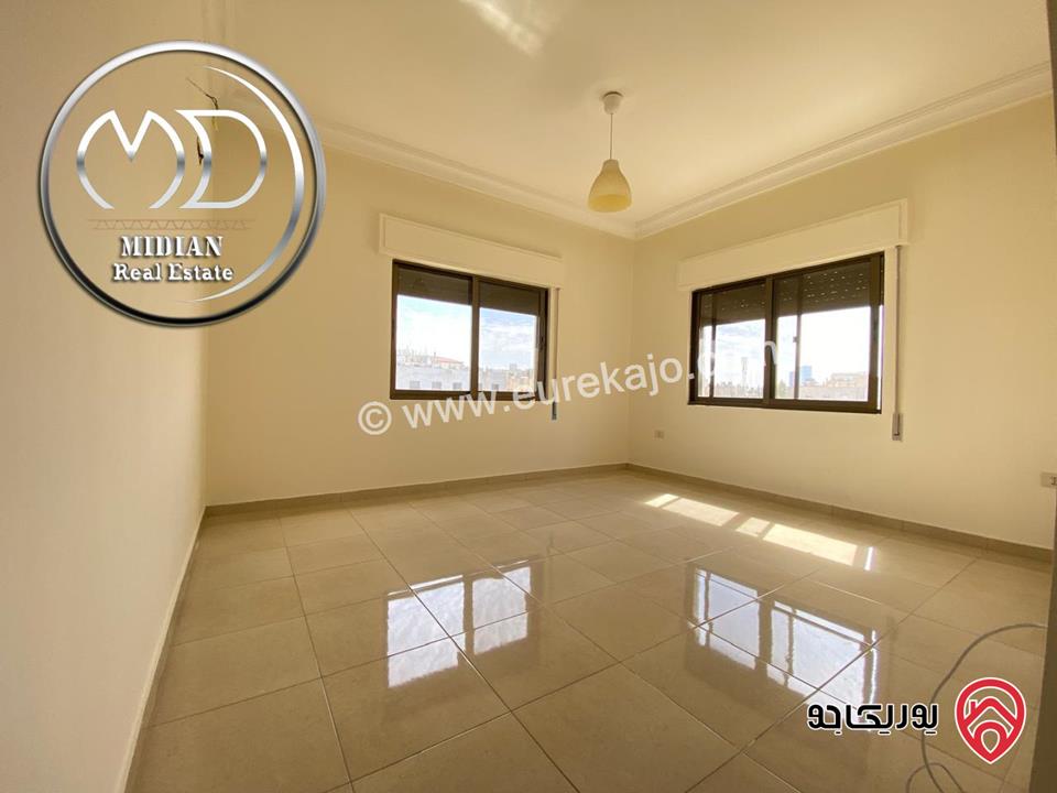 شقة ارضية فارغة للايجار في عمان - الرابية مساحة 125م مع ترس و حديقة 100م سوبر ديلوكس تصلح للعرسان بسعر مميز