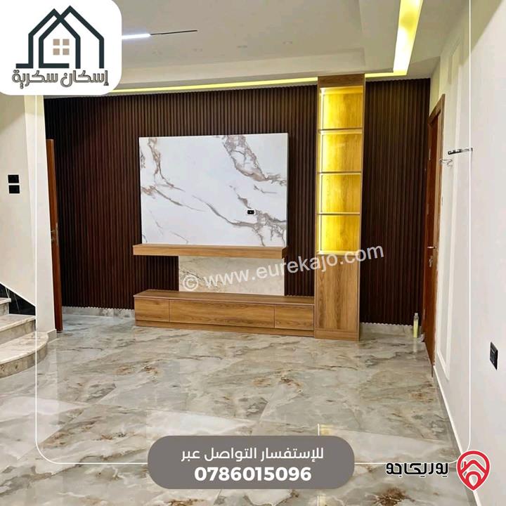 فلل متلاصقة مساحة 250م على أرض 450م للبيع في اربد - جحفية 