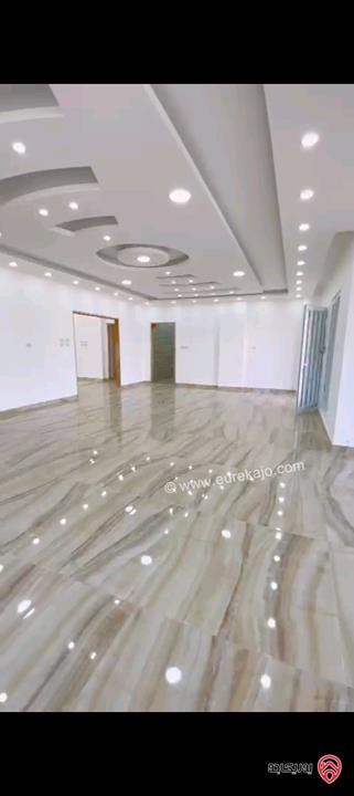 فيلا مساحة 1300م على أرض 1200م للبيع في عمان - الجبيهة 