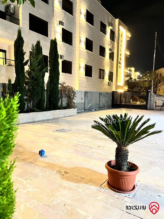 بيت مستقل شبه فيلا مساحة 251م على أرض 667م للبيع في عمان - طريق المطار ضاحية الامير علي