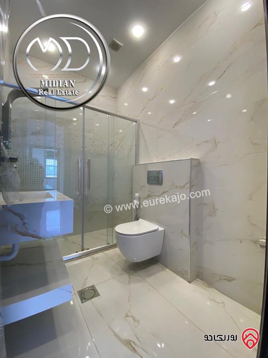 شقة دوبلكس ارضية للبيع في عمان - خلدا مساحة 315م مع ترس وحديقة 150م تشطيبات و ديكورات عصرية فاخرة جديدة لم تسكن