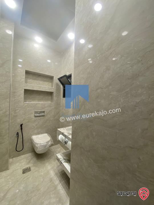 شقة فاخرة للبيع في عمان - خلدا قرب إشارة البنك العربي ومركز زها طابق ثاني 220م تشطيب سوبر ديلوكس لم تسكن