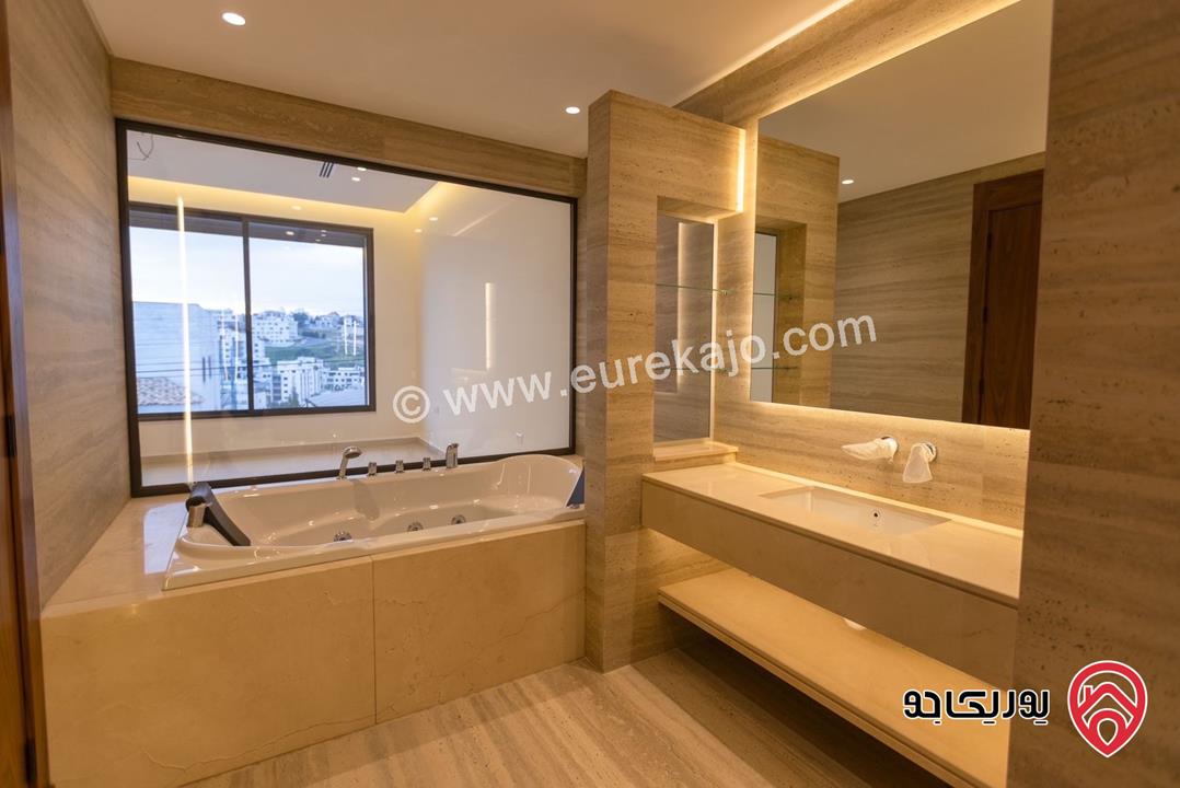 فيلا عدد 2 متلاصقات مساحة 780م على أرض 500م للبيع في عمان - دابوق منش 