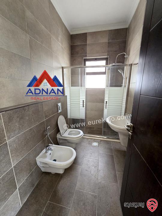 شقة طابق ثاني مساحة 180م فارغة جديدة للإيجار في عمان - أم أذينة