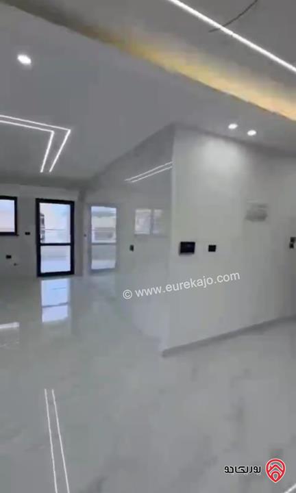 شقة فاخرة طابق ثالث مع رووف مساحة 233م للبيع في عمان - البنيات 