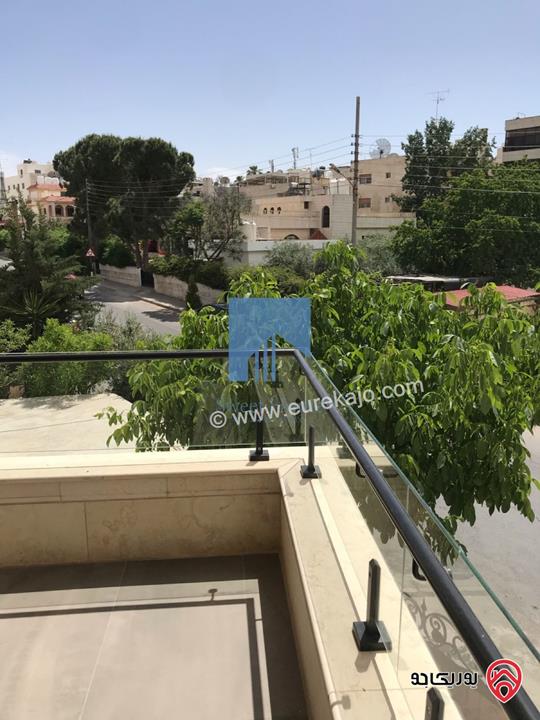 شقة طابقية فاخرة طابق اول مساحة 235م للبيع في عمان - الجندويل تشطيب سوبر ديلوكس لم تسكن