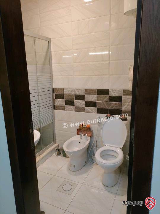 شقة ديلوكس طابق ثالث مساحة 120م للايجار في عمان - مرج الحمام