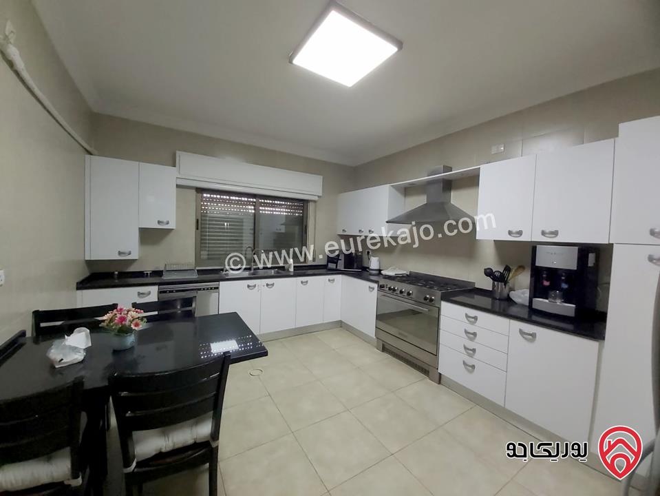 شقة مفروشة فخمة طابق أول مساحة 180م للايجار في عمان - الشميساني