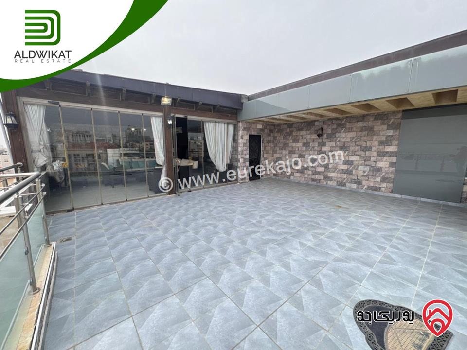 شقة للبيع في عمان - عبدون طابق اخير مع روف مساحة البناء 300م ومساحة الترس 50م موقع مميز