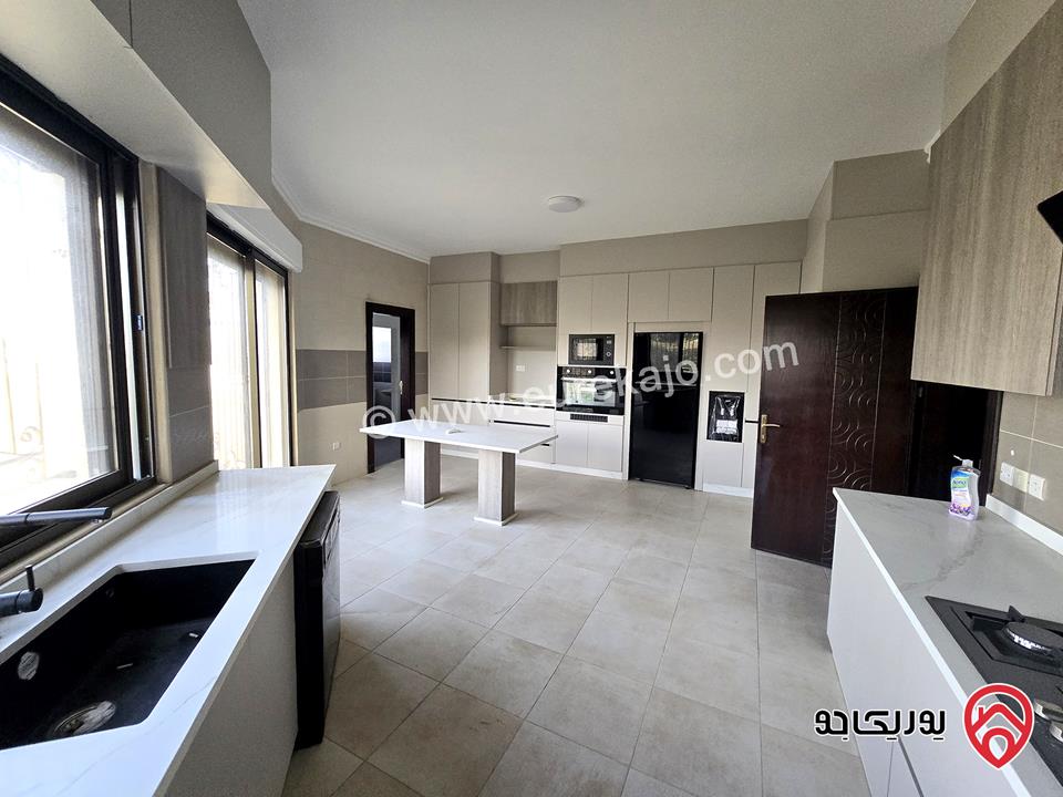 شقة ارضية طابقية مساحة 220 متر مع تراس 60م ومدخل خاص للايجار في عمان - عبدون