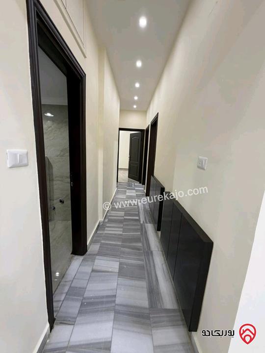 شقة طابق أرضي معلق مساحة 130م للبيع في عمان - ضاحية الرشيد