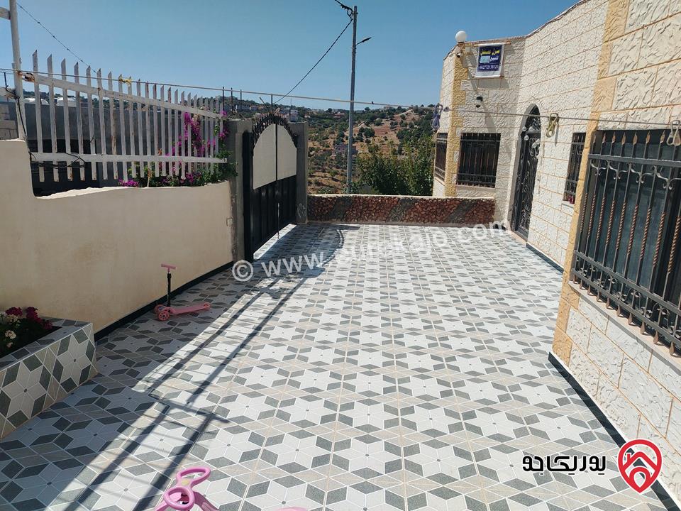 منزل مستقل مساحة 245م على أرض 755م للبيع في عجلون 