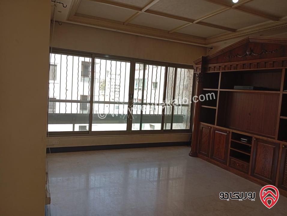 شقة مميزة طابق ارضي مساحة 332م للبيع في عمان - منطقة الدوار الرابع