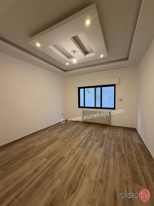 شقة طابق ارضي مساحة 236م مع ترس 40م سوبر ديلوكس للبيع في عمان - الجبيهة/ام زويتينة