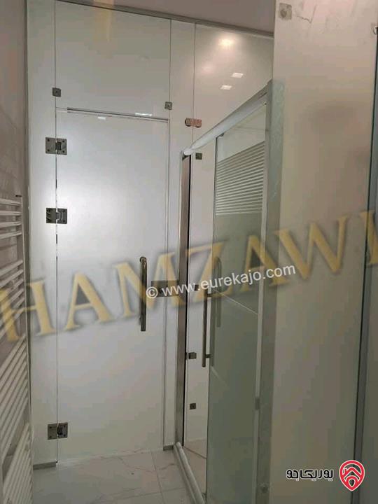 شقة دوبلكس أرضية مساحة 300م داخلي و 250م خارجي للايجار في عمان - حي الصحابة 