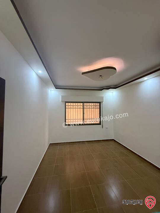 شقة ديلوكس طابق ارضي مساحة 190م داخلي و 140م خارجي للبيع في عمان - ابو علندا 