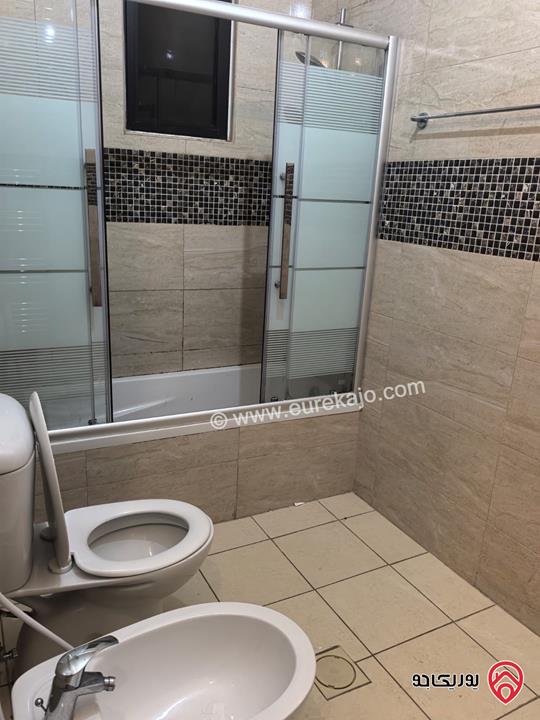 شقة طابق ثالث مساحة 220م للايجار في عمان - خلدا 