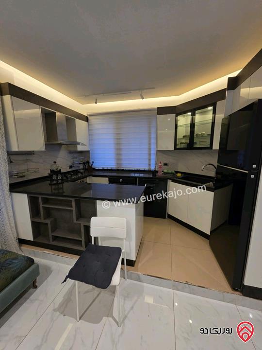 شقة أرضية مساحة 100م للإيجار مفروشة في عمان - أم السماق