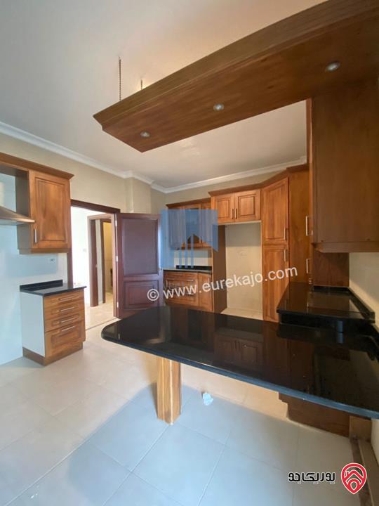  شقة مميزة للبيع في عمان - الرابية طابق ثالث 200م تشطيب سوبر ديلوكس