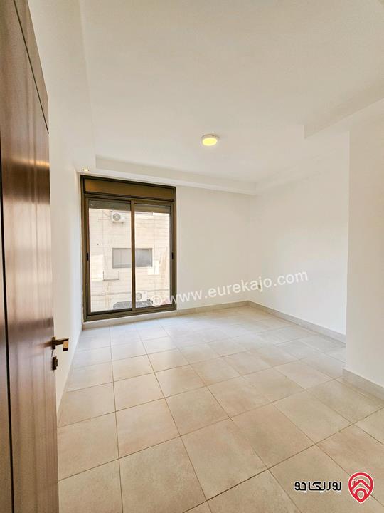 شقة سوبر ديلوكس جديدة - طابقية - مساحة 223م طابق أول للبيع في عمان - دير غبار