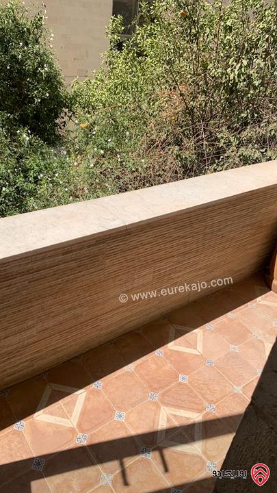 شقة مميزة مفروشة  مساحة 180م داخلي و 90م خارجي للإيجار من المالك مباشرة في عمان - جبل عمان