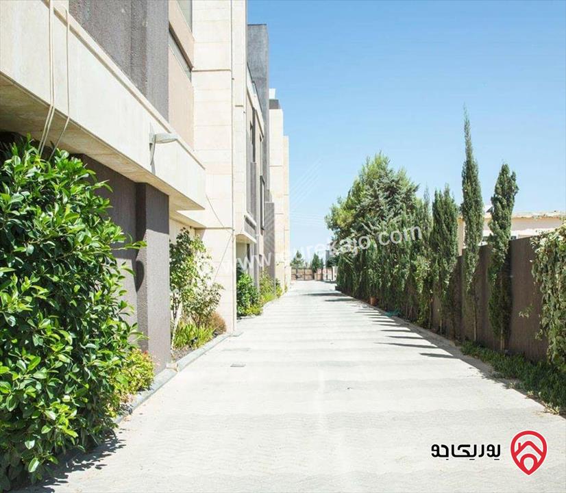 فيلا فاخرة متلاصقة مساحة 708م على أرض 500م للبيع في عمان - الظهير ضمن كمباوند