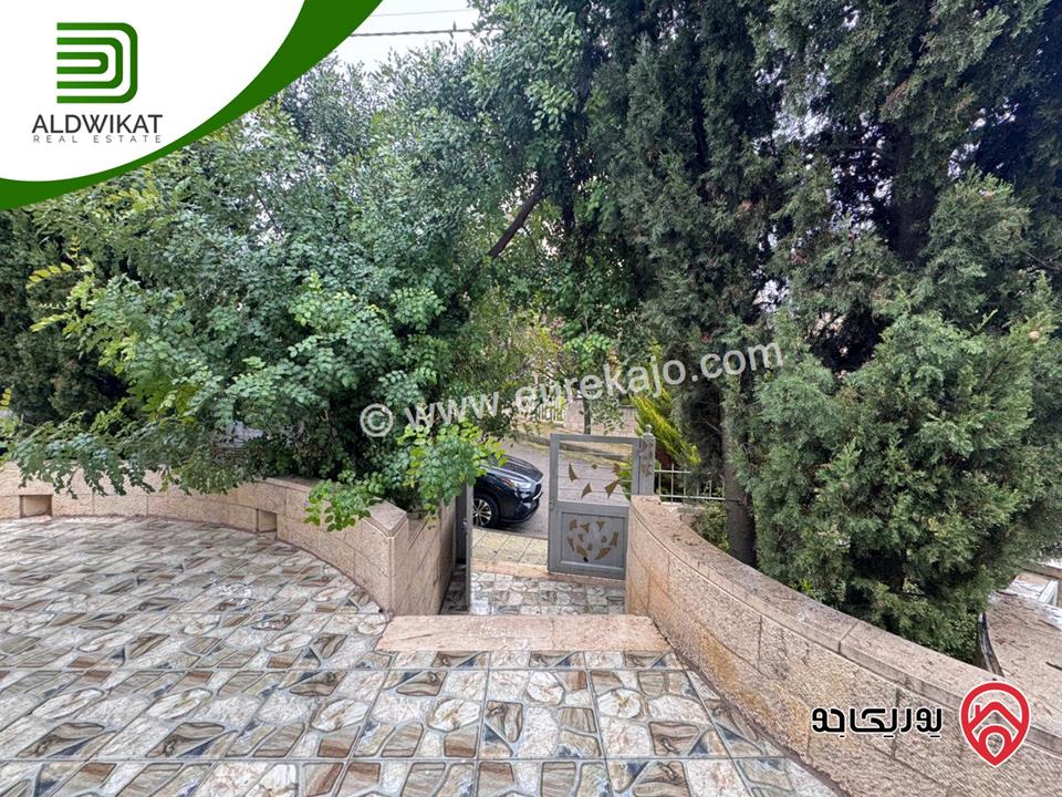 فيلا مستقلة مفروشة للبيع في عمان - خلدا مساحة البناء 580م ومساحة الارض 940م موقع اطلالة