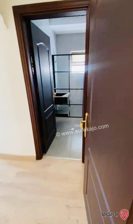 شقة طابق أرضي على مستوى الشارع مساحة 200م للبيع في عمان - خلدا 