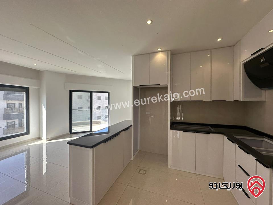 شقة دوبلكس طابق ثالث مع روف مساحة 160م للبيع في عمان - الجبيهة حي المنصور من المالك كاش او اقساط