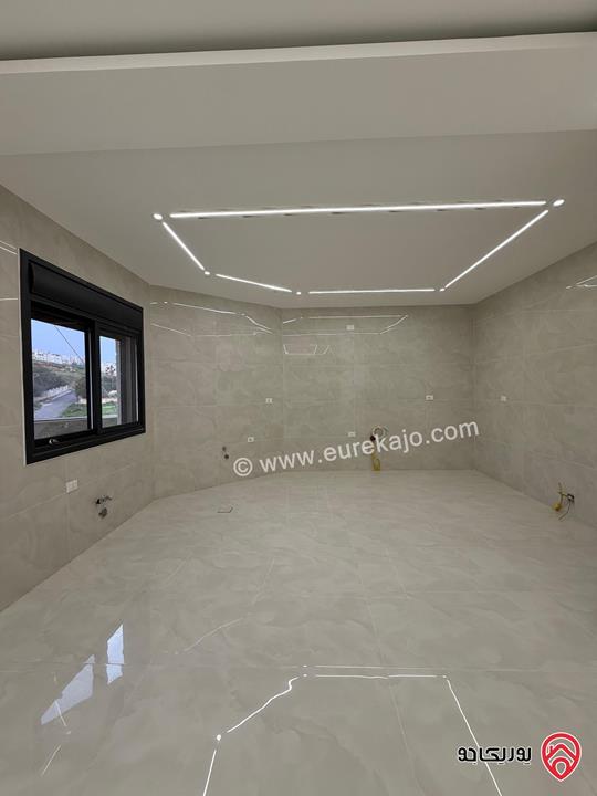 شقة طابق اول مساحة 185 متر سوبر ديلوكس للبيع في عمان - الجبيهة حي المنصور 