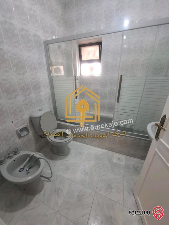 شقة فارغة طابق اول مساحة 130متر للإيجار في عمان - الجاردنز 