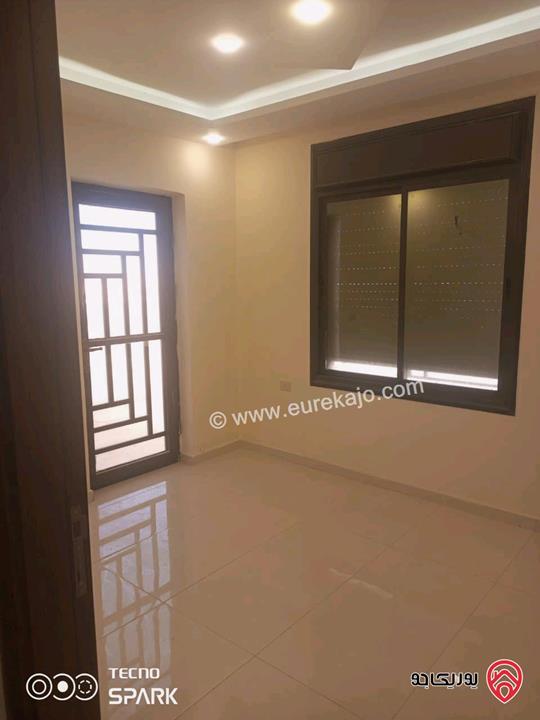 شقة مساحة 100م شبه ارضي للبيع في الزرقاء - مدينة الشرق