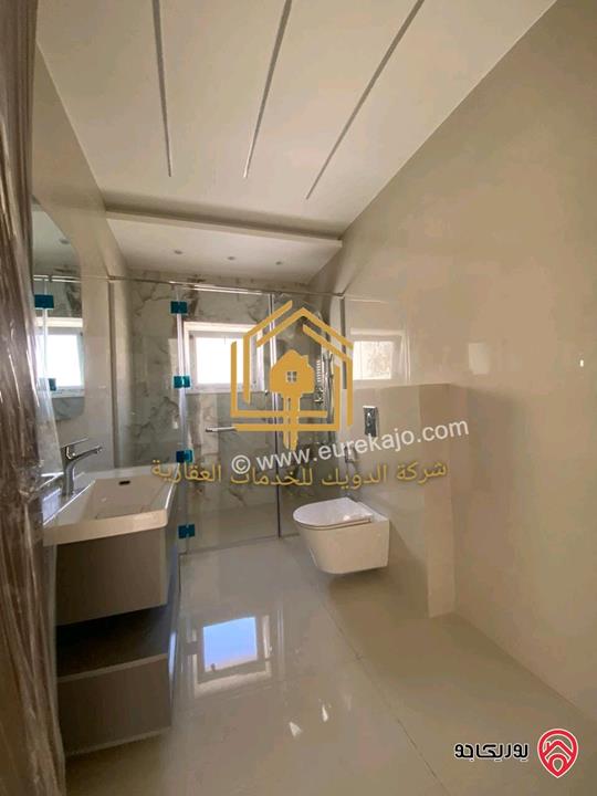 شقة طابق ثالث دوبلكس لم تسكن مساحة 215م للايجار في عمان - خلدا 