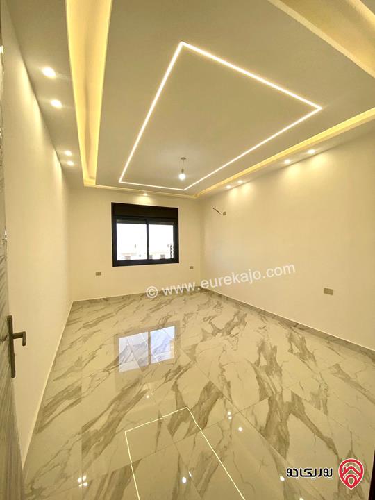 شقة مميزة دوبلكس مساحة 212م للبيع في عمان - منطقة ابو علندا اسكان الكهربا 