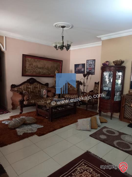 شقة أرضية مساحة 130م مع حديقة وترسات 140م للبيع في عمان - خلدا