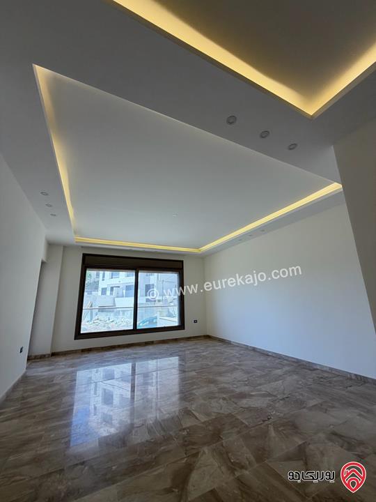 شقة مميزة طابق أول مساحة 240م للبيع في عمان - دابوق 