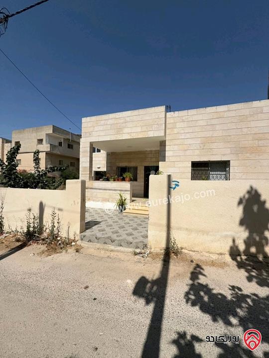 بيت مستقل مساحة 140م على أرض 508م للبيع في للبيع في اربد - ايدون