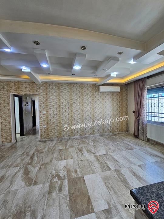 شقة طابق أول مع روف مساحة 320م للايجار في عمان - الرابية