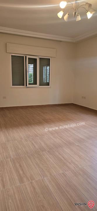 شقة ارضية طابقية مساحة 400م مع حديقة 130م للبيع في عمان - دير غبار