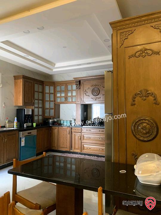 شقة شبه أرضية مساحة 187م داخلي و 145م خارجي للبيع في عمان - ضاحية الرشيد