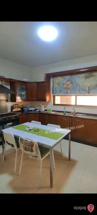 شقة طابق ثالث مساحة 210م للبيع في عمان - عبدون الشمالي