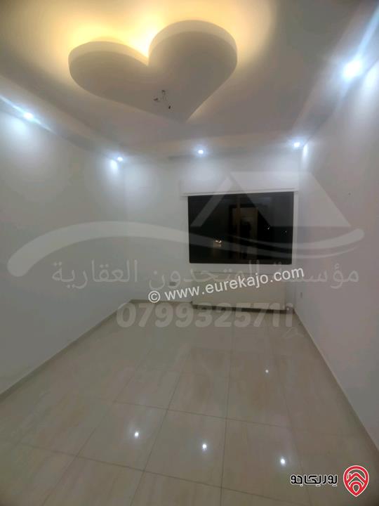شقة فارغة للايجار مساحة 250م طابق ثاني في عمان - خلدا