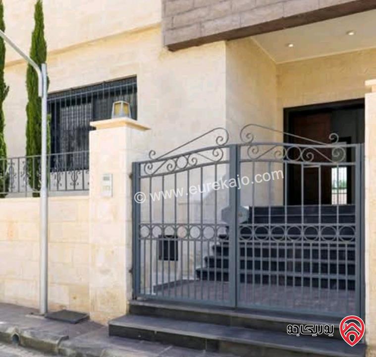 فيلا فخمة سوبر ديلوكس مساحة 453م على أرض 450م للبيع في عمان - طريق المطار قرب ايكيا 